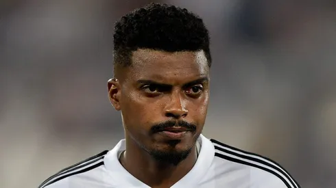 Grêmio busca um zagueiro no mercado de transferências