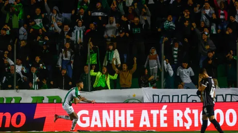 Lucas Barbosa jogador do Juventude comemora seu gol durante partida contra o Corinthians no estadio Alfredo Jaconi pelo campeonato Brasileiro A 2024. Foto: Luiz Erbes/AGIF