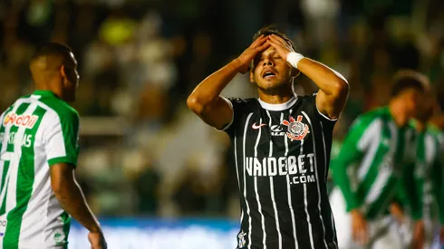 Angel Romero jogador do Corinthians lamenta durante partida contra o Juventude no estadio Alfredo Jaconi pelo campeonato Brasileiro A 2024. Foto: Luiz Erbes/AGIF