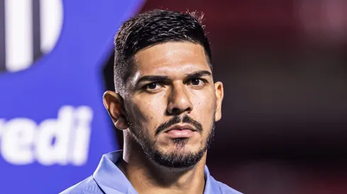 João Paulo durante partida contra o São Paulo. Goleiro não vai deixar o Peixe.