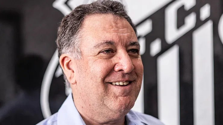 Marcelo Teixeira, presidente do Santos, está feliz porque agora poderá contratar