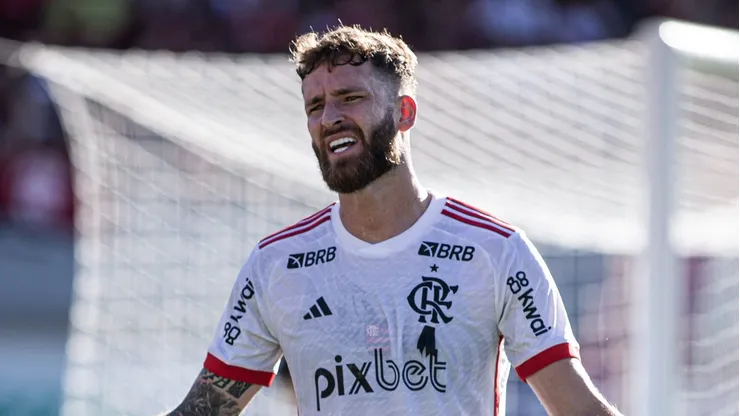 Léo Pereira foi comprado em 2020 junto ao Athletico. Foto: Isabela Azine/AGIF
