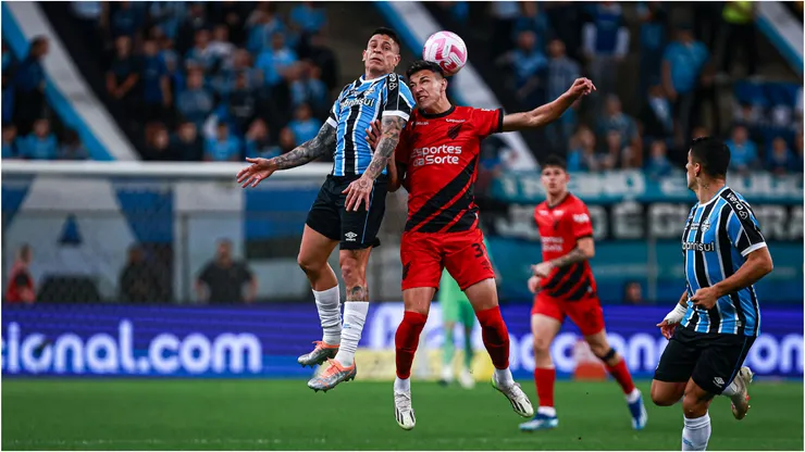 Foto: Maxi Franzoi/AGIF - Partida entre Grêmio e Athletico Paranaense