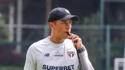 Carpini comandando treino no início da semana. Foto: Divulgação / Flickr Oficial do São Paulo FC.