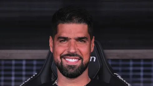 António Oliveira durante partida contra o Santo André pelo Paulistão. Treinador vai mudar escalação do Timão.