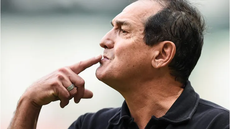 Muricy Ramalho, coordenador de futebol do São Paulo, decide pela saída de Carpini