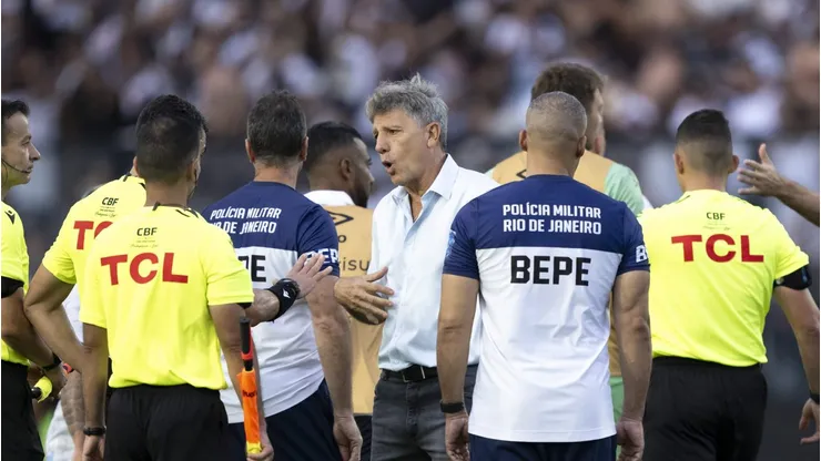 Renato Gaúcho se revoltou com arbitragem no jogo diante do Vasco. Foto: Jorge Rodrigues/AGIF