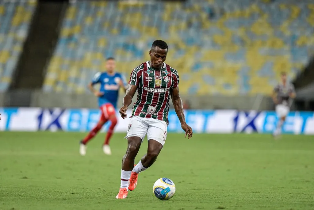 Jhon Arias durante partida entre Fluminense e Bragantino no Maracanã pelo Campeonato Brasileiro, no dia 13/04/2024. Foto: Thiago Ribeiro/AGIF