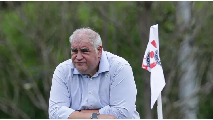 Rubão acompanha treino no CT Joaquim Grava. A rotina do diretor mudou depois do atrito - Foto: Divulgação/Ag. Corinthians