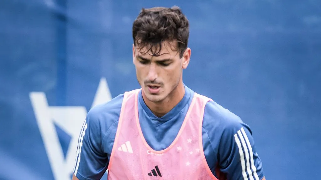 Dinenno treina na Toca da Raposa