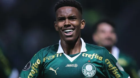 Estevão no Allianz Parque comemorando seu primeiro gol como profissional na partida entre Palmeiras e Liverpool-URU, pela Copa Libertadores da América, no dia 11/04/2024.