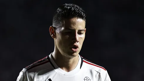 James Rodríguez lamentando em partida entre São Paulo e Grêmio no estádio Morumbis, pelo Campeonato Brasileiro, no dia 21/10/2023.