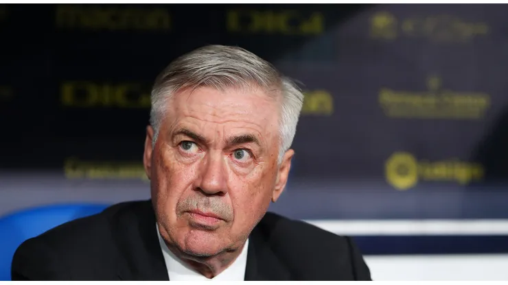 Carlo Ancelotti em uma partida de La Liga (Foto: Fran Santiago/Getty Images)