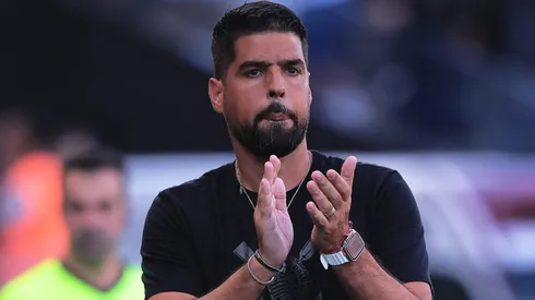 António Oliveira encontra solução caseira e Corinthians freia busca por volante