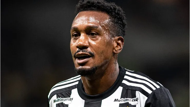 Edenílson está perto do Imortal e mais um jogador do Atlético-MG está no radar