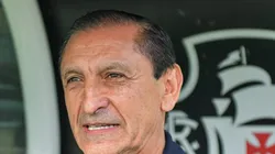 Ramón Díaz durante partida contra o Gremio pelo Brasileirão 2024. Treinador não vai perder atacante.