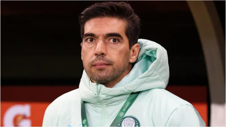 Abel Ferreira, treinador do Palmeiras, durante partida - Foto: Alexandre Schneider/Getty Images