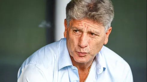 Renato acompanha partida do Imortal em São Januário - FOTO: LUCAS UEBEL/GREMIO FBPA