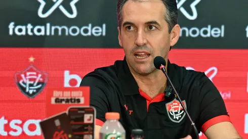 Léo Condé elogiou em entrevista coletiva o Palmeiras.