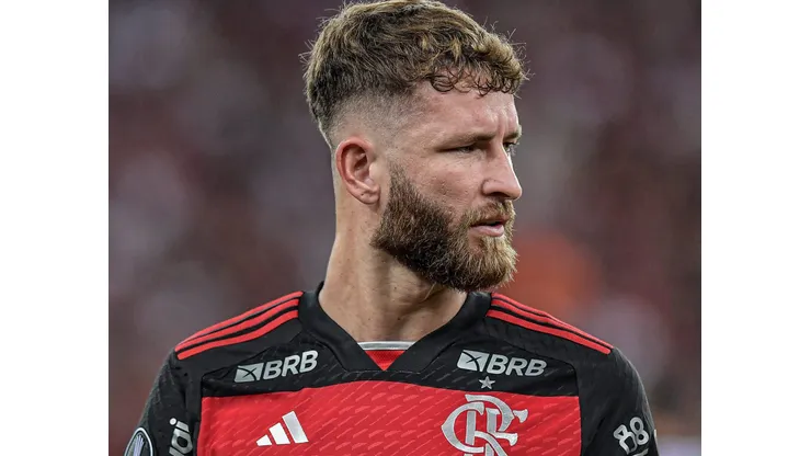 Léo Pereira, zagueiro do Flamengp, que se envolveu em um lance polêmico na estreia do Campeonato Brasileiro. Foto: Thiago Ribeiro/AGIF