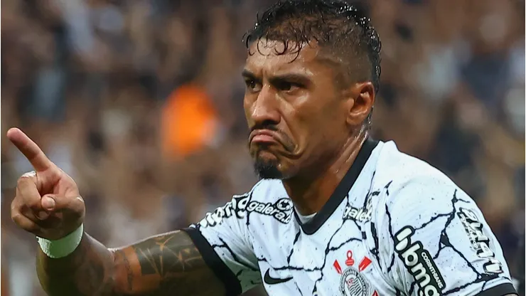 Corinthians vai renovar contrato de Paulinho até dezembro