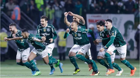 Jogadores do Palmeiras comemorando classificação na Libertadores - Foto:Alexandre Schneider/Getty Images