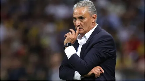 Tite durante partida do Flamengo - Foto: Buda Mendes/Getty Images