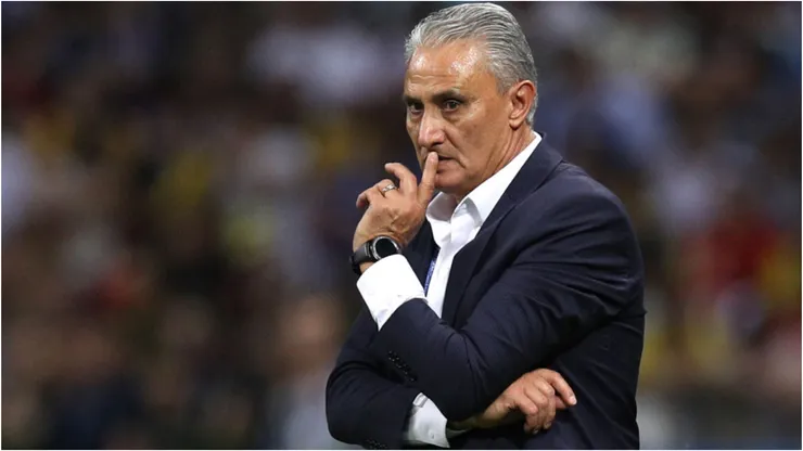 Tite durante partida do Flamengo - Foto: Buda Mendes/Getty Images