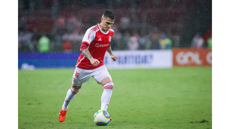 Fabricio Bustos jogador do Internacional durante partida contra o Bahia no estadio Beira-Rio pelo campeonato Brasileiro A 2024. Foto: Maxi Franzoi/AGIF
