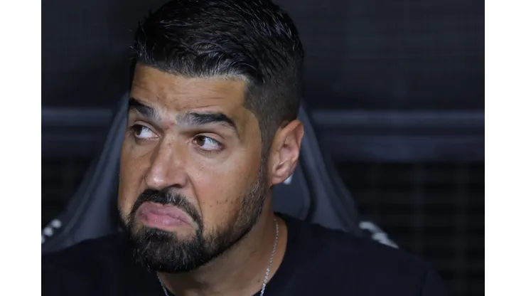 Corinthians de António Oliveira tem desafio difícil na estreia do Brasileirão.