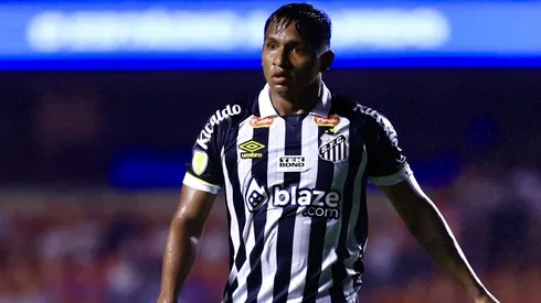 Alfredo Morelos, jogador do Santos.