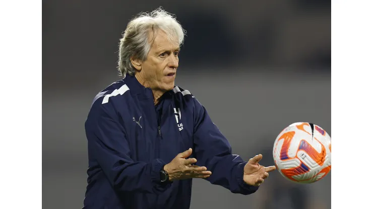 Jorge Jesus em partida da Saudi Pro League (Foto: Francois Nel/Getty Images)