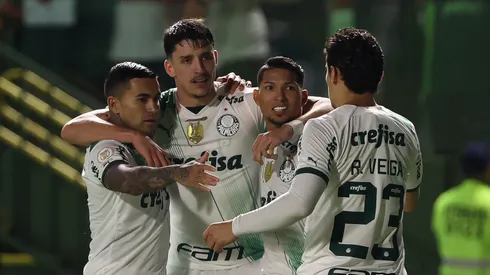 Palmeiras tem 14 jogadores no atual elenco com sondagens, mas Leila fará jogo duro