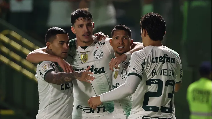 Palmeiras tem 14 jogadores no atual elenco com sondagens, mas Leila fará jogo duro