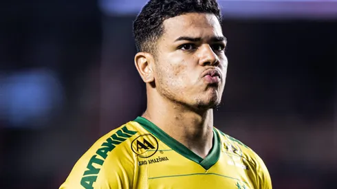 Rikelme, lateral do Cuiabá, não vai fechar com o Corinthians