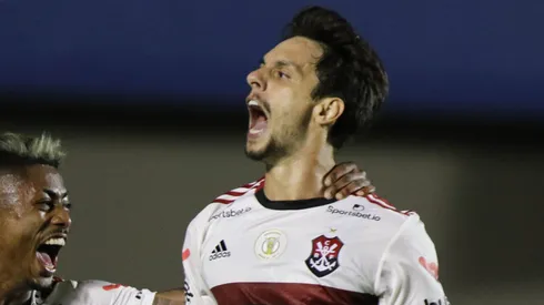 Rodrigo Caio é disputado por Grêmio e Internacional.