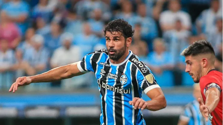 Diego Costa em ação contra o Huachipato (CHL). Foto: Giancarlo Santorum/AGIF