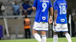 Jogadores do Cruzeiro lamentando o empate na Sul-Americana.