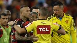 Diego Alves ao lado de Cebolinha