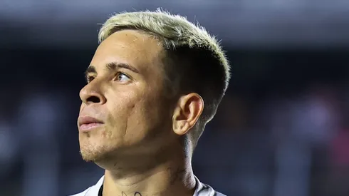 SP - SANTOS - 12/11/2023 - BRASILEIRO A 2023, SANTOS X SAO PAULO - Soteldo jogador do Santos durante partida contra o Sao Paulo no estadio Vila Belmiro pelo campeonato Brasileiro A 2023.