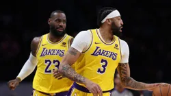 Anthony Davis e Lebron James: temporada abaixo do esperado do Lakers (Foto: Patrick Smith/Getty Images)