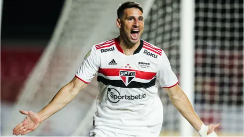 Calleri, jogador do São Paulo, comemorando gol - Foto:Alexandre Schneider/Getty Images