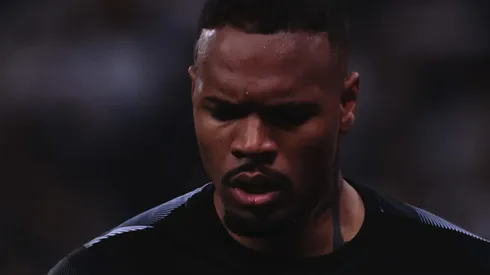 Santos e Corinthians já sabem sobre futuro de Carlos Miguel