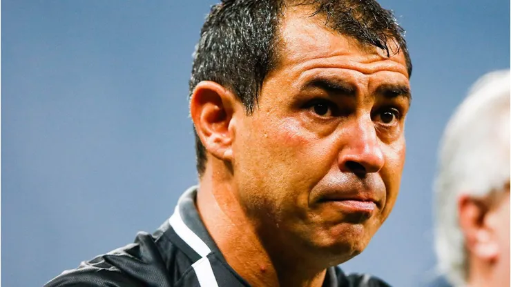 Atacante foi dispensado por Carille e já se despediu do Santos
