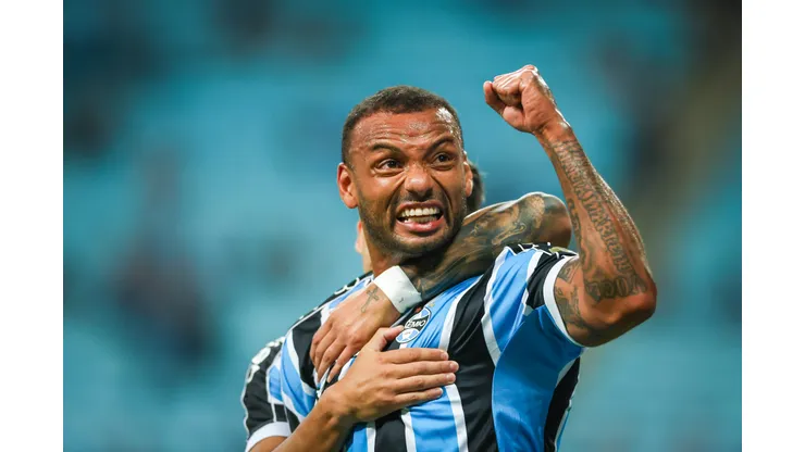 JP Galvão é um dos 8 jogadores que podem sair do Grêmio até junho - Foto: LUCAS UEBEL/GFPA