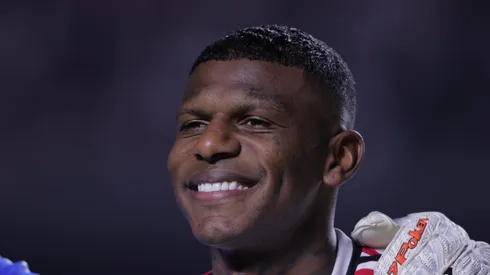 Arboleda durante partida do Campeonato Paulista de 2024. Zagueiro recebe elogio em premiação do Estadual.