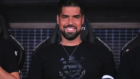 Antonio Oliveira, técnico do Corinthians, se prepara para jogo diante do Nacional-PAR