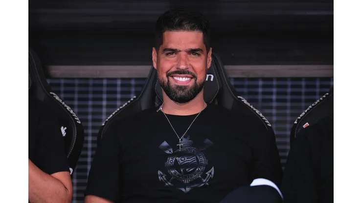 Antonio Oliveira, técnico do Corinthians, se prepara para jogo diante do Nacional-PAR