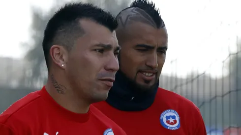 Medel e Vidal durante a Copa América de 2015. Foto: Carlos Quezada/Agencia Uno/AGIF