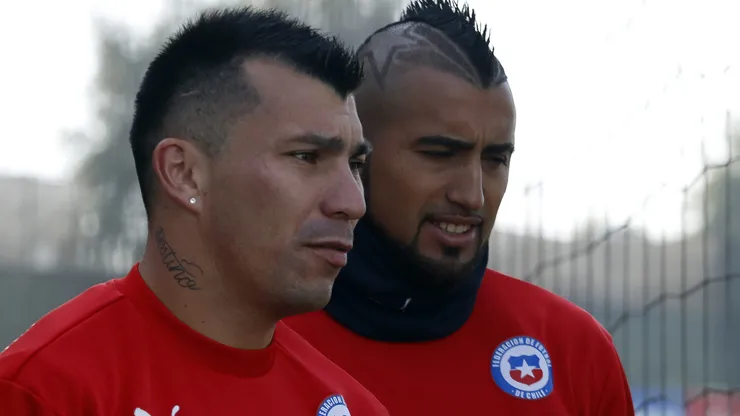 Medel e Vidal durante a Copa América de 2015. Foto: Carlos Quezada/Agencia Uno/AGIF